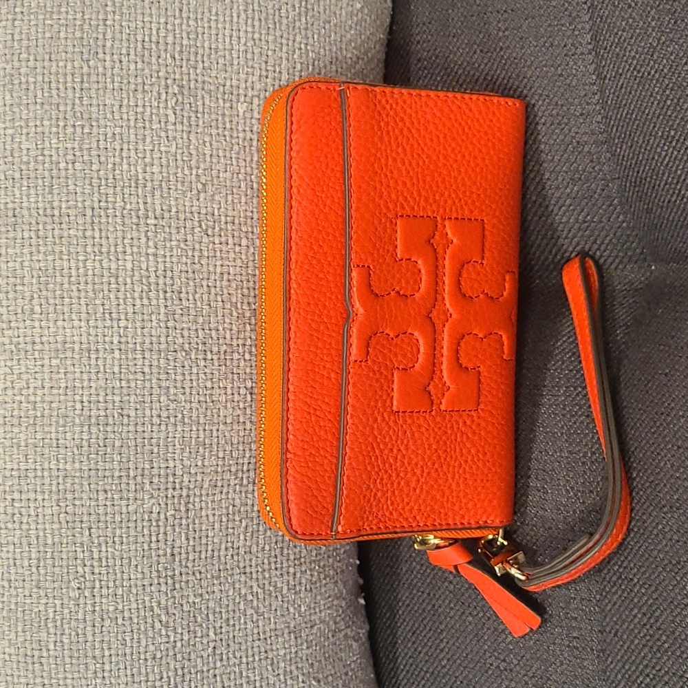 Tory Burch zipper wallet